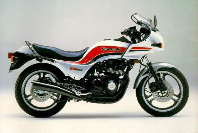 Kawasaki GPz 550  84.jpg