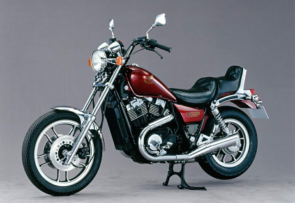 honda_nv750_custom_3.jpg